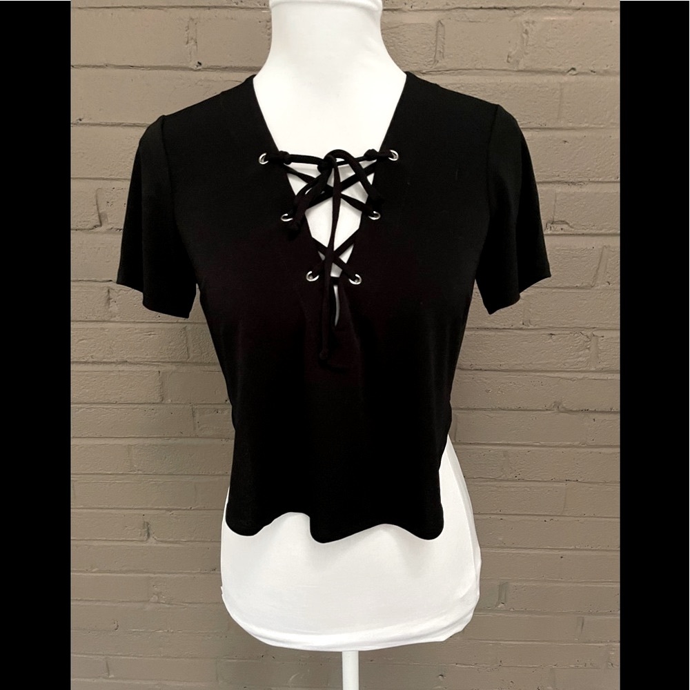 Express  NWT  lace up black crop top XS